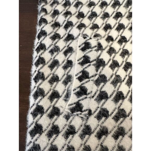 NWT, CLICHÉ Edgy Abstract Print wool blend Cardigan In Black/ivory size M - Picture 10 of 10